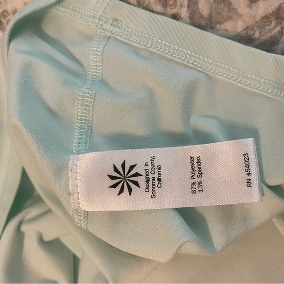 Athleta momentum seamless tee. Size large. Color mint - Picture 6 of 7